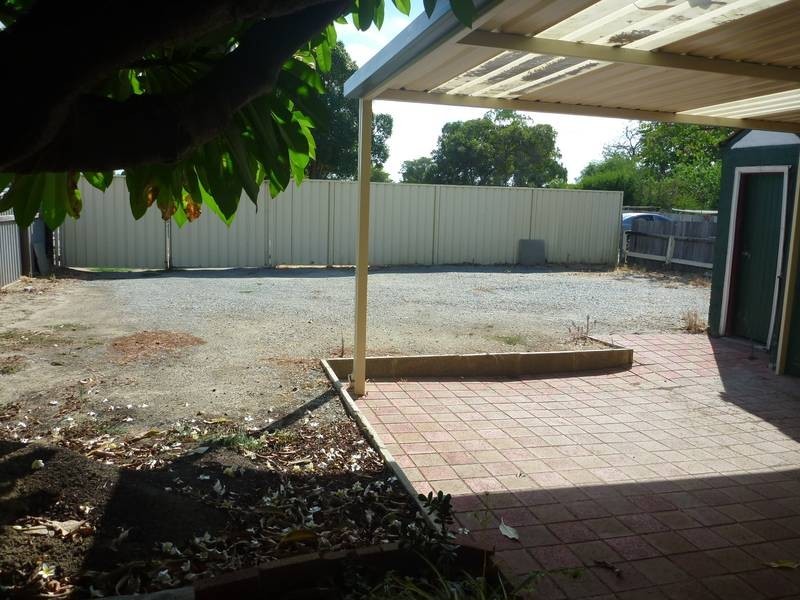 27 Spring Park Road, Midland WA 6056