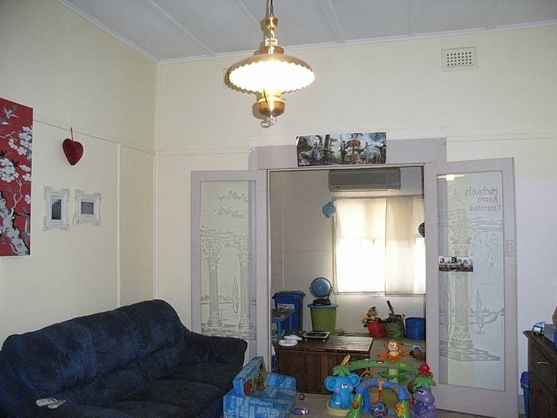 36 Marlboro Rd, Swan View WA 6056