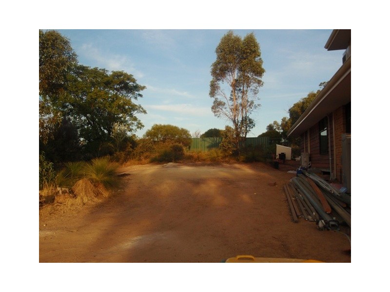 2/5 Wortley Road, Greenmount WA 6056