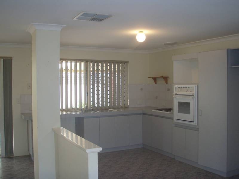 26 Dulverton Close, Stratton WA 6056