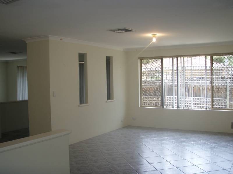 26 Dulverton Close, Stratton WA 6056