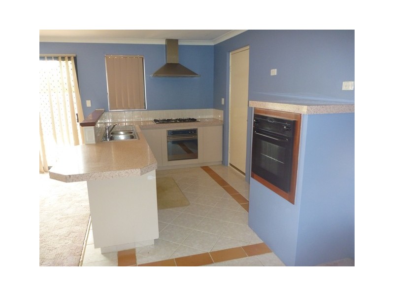 4 Kenton Mews, Midvale WA 6056