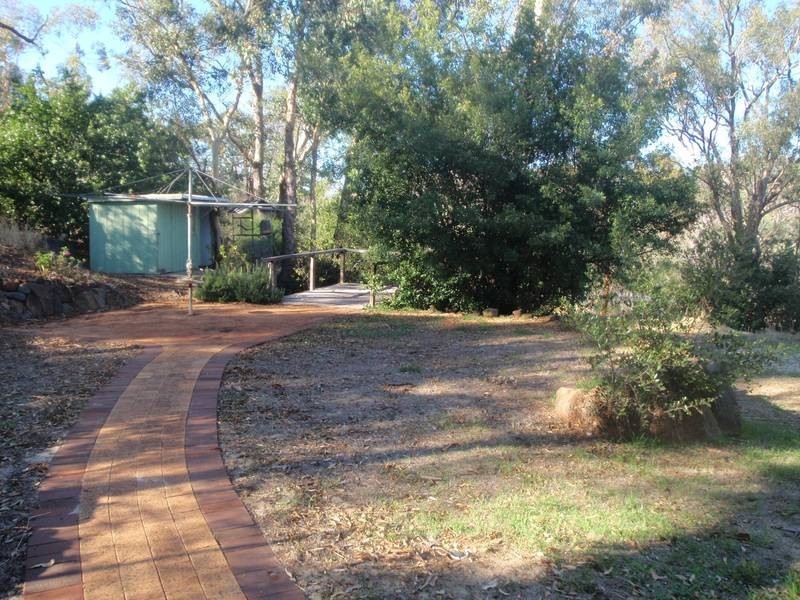 2055B Clayton Road, Boya WA 6056