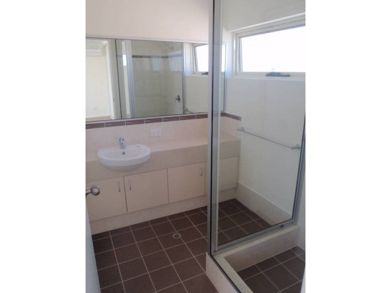 2/61 Aquaviva Circle, Viveash WA 6056