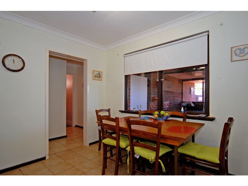 19 Ellesmere Road, Swan View WA 6056