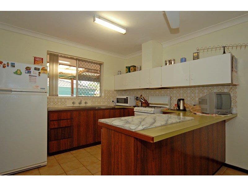 19 Ellesmere Road, Swan View WA 6056