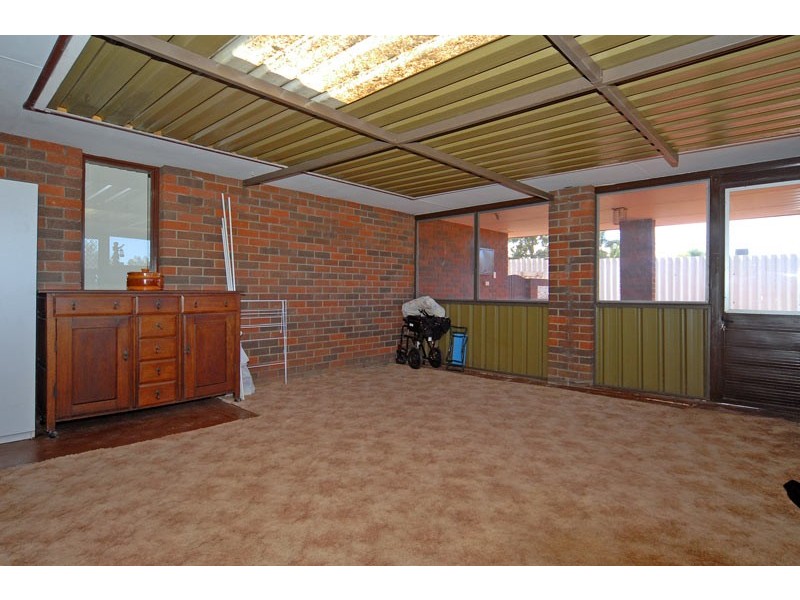 19 Ellesmere Road, Swan View WA 6056