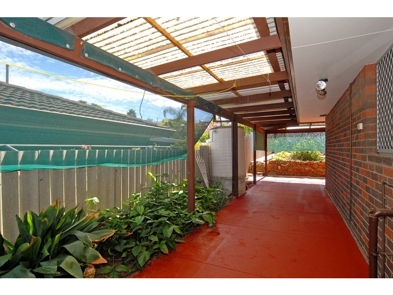 19 Ellesmere Road, Swan View WA 6056