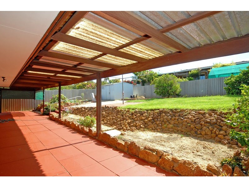 19 Ellesmere Road, Swan View WA 6056