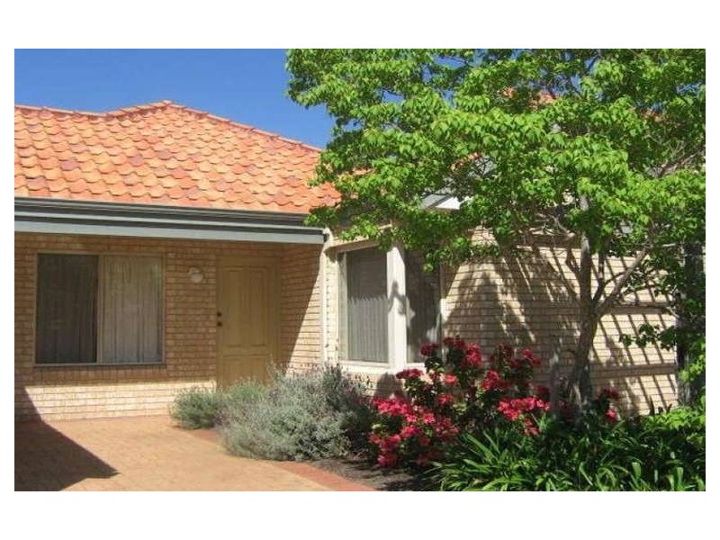 26 Lakefront Circle, The Vines WA 6069