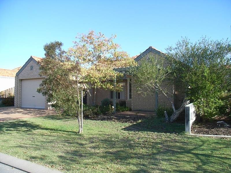 26 Lakefront Circle, The Vines WA 6069