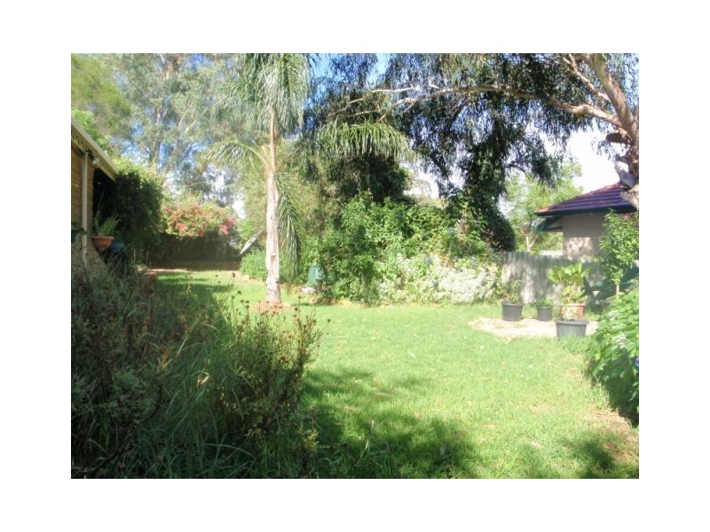 33 Cara Road, Greenmount WA 6056