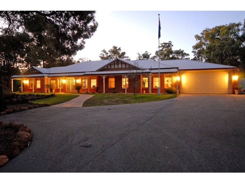 1100 Wildberry Drive, Stoneville WA 6081