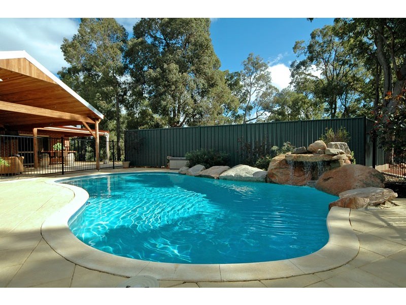 1100 Wildberry Drive, Stoneville WA 6081