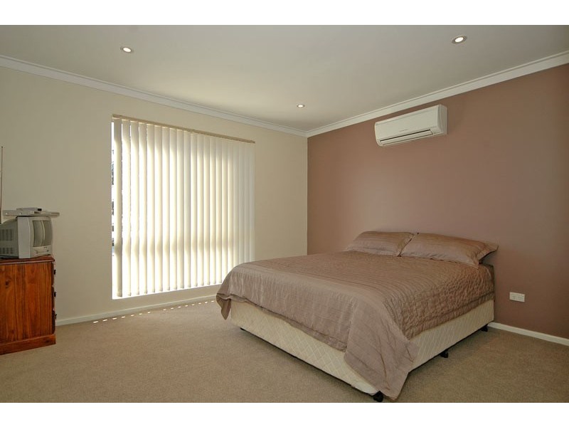 16 Alandale Road, Greenmount WA 6056