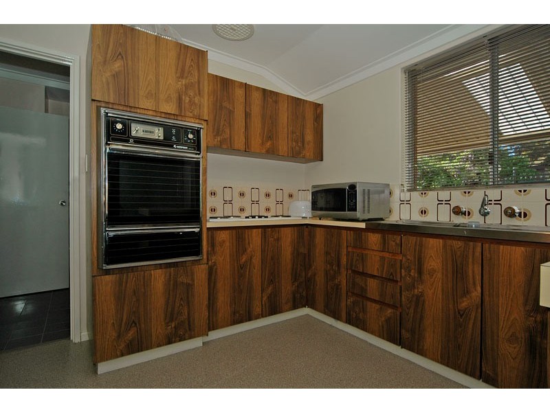 16 Alandale Road, Greenmount WA 6056