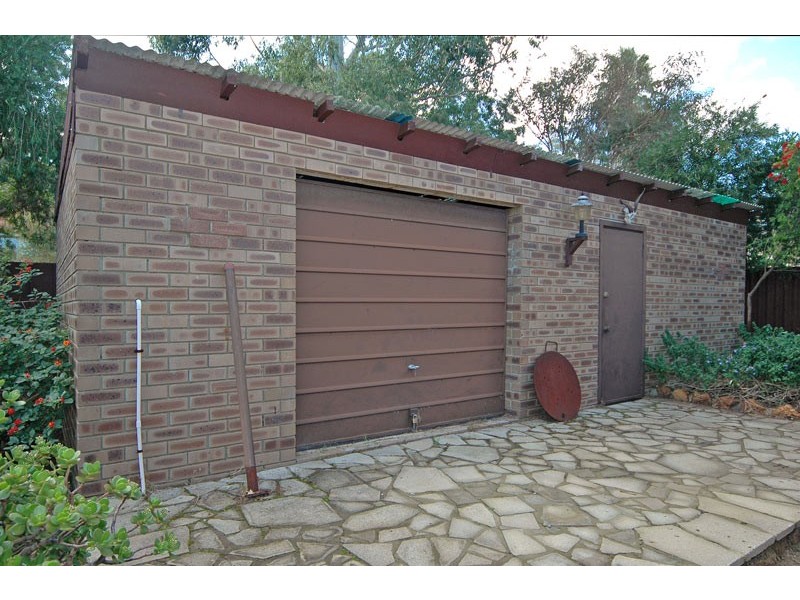 16 Alandale Road, Greenmount WA 6056