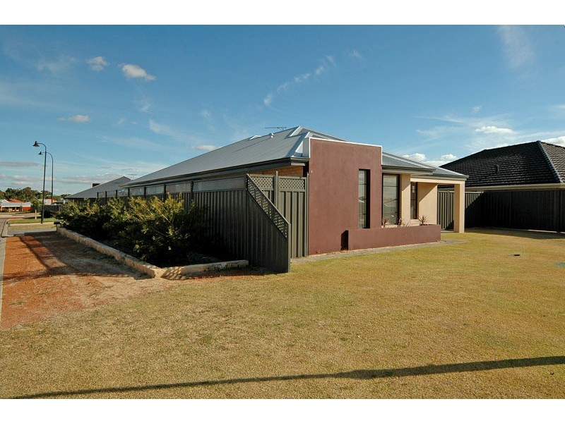 47 Larwood Crescent, High Wycombe WA 6057