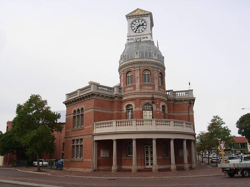 8 William St, Midland WA 6056