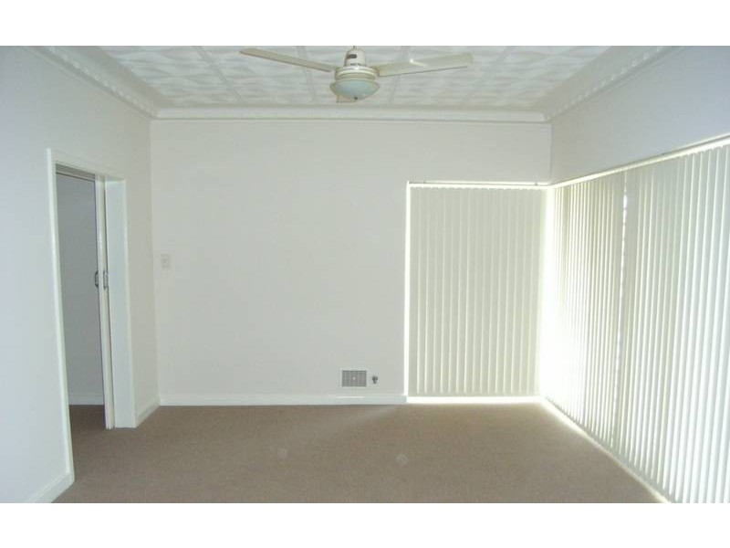 11 Templeman Place, Midland WA 6056