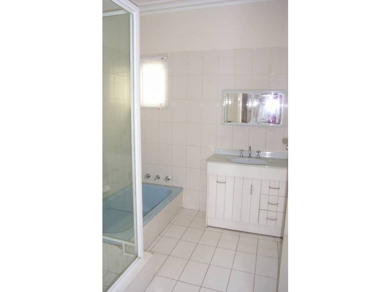 11 Templeman Place, Midland WA 6056