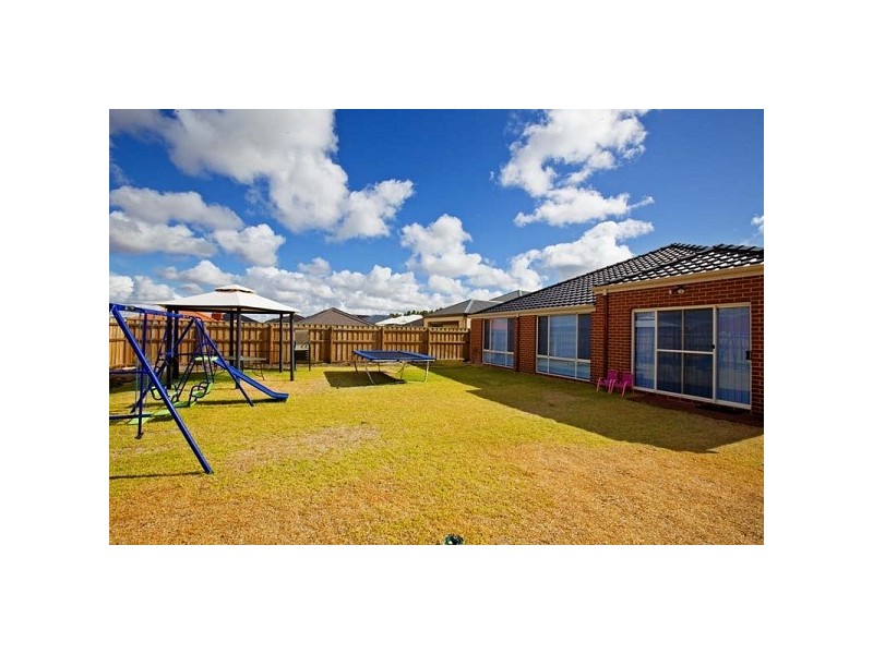 99 Charlottes Vista, Ellenbrook WA 6069