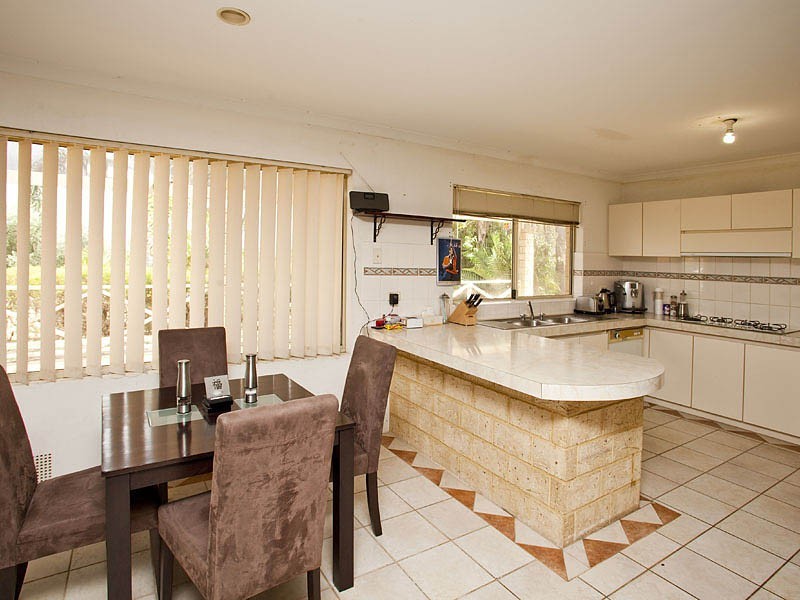41 Cupello Drive, Swan View WA 6056