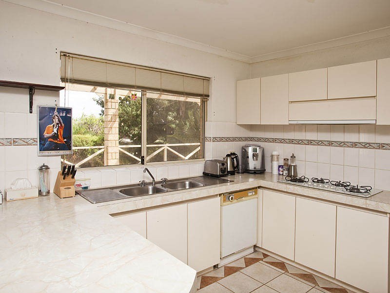 41 Cupello Drive, Swan View WA 6056