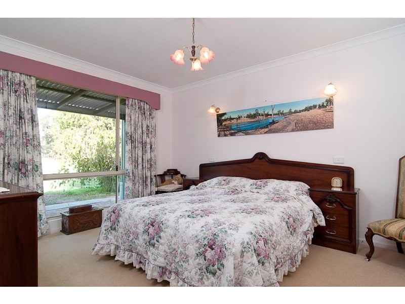 352 Chinganning Road, Bakers Hill WA 6562