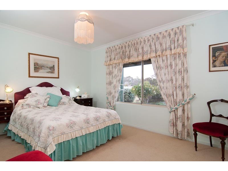 352 Chinganning Road, Bakers Hill WA 6562