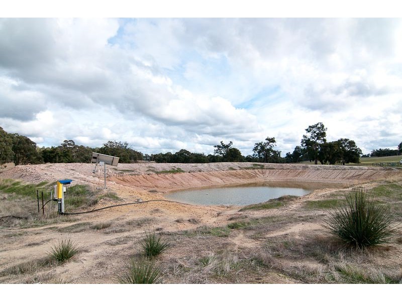 352 Chinganning Road, Bakers Hill WA 6562