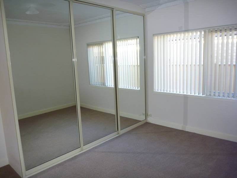 11 Templeman Place, Midland WA 6056