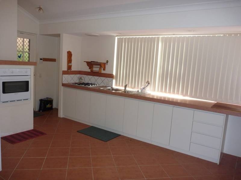 122 Riverview Avenue, South Guildford WA 6055