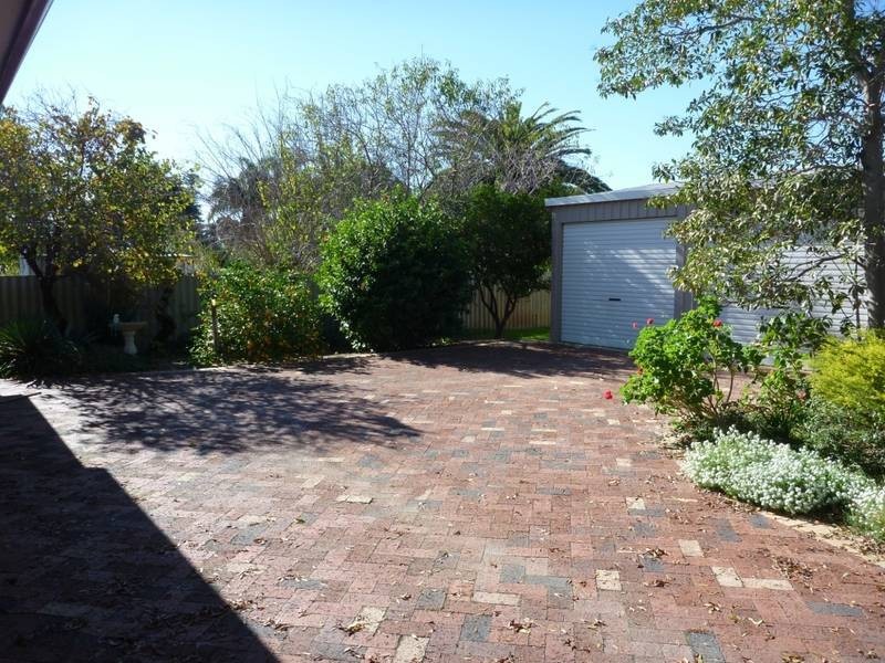 122 Riverview Avenue, South Guildford WA 6055