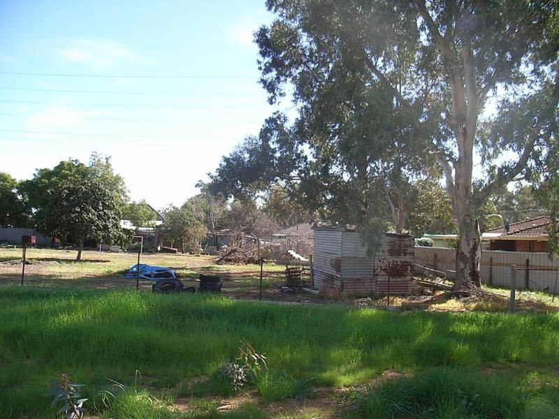 7 Buninyong Road, Greenmount WA 6056
