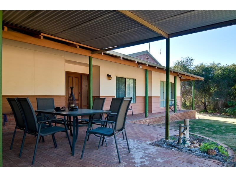 152 Dinsdale Road, Gidgegannup WA 6083