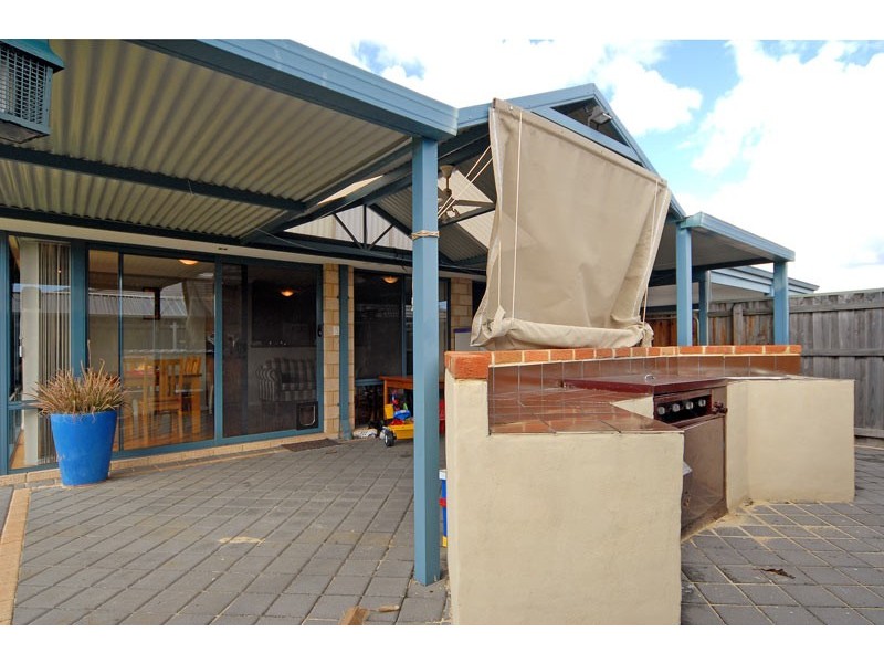 43 Larrawa Circle, Ellenbrook WA 6069