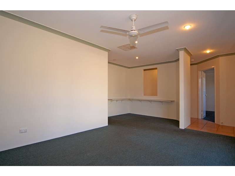 17 Kurrden Way, Swan View WA 6056