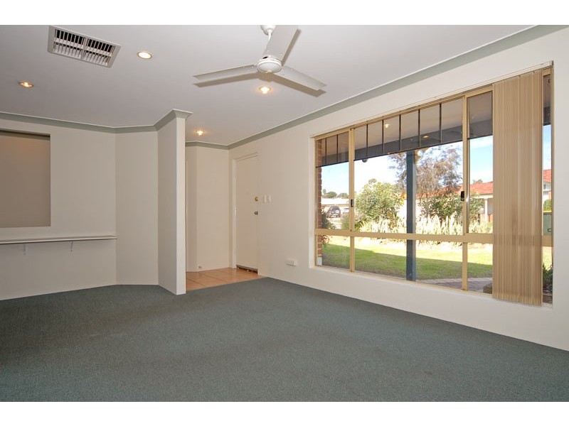 17 Kurrden Way, Swan View WA 6056