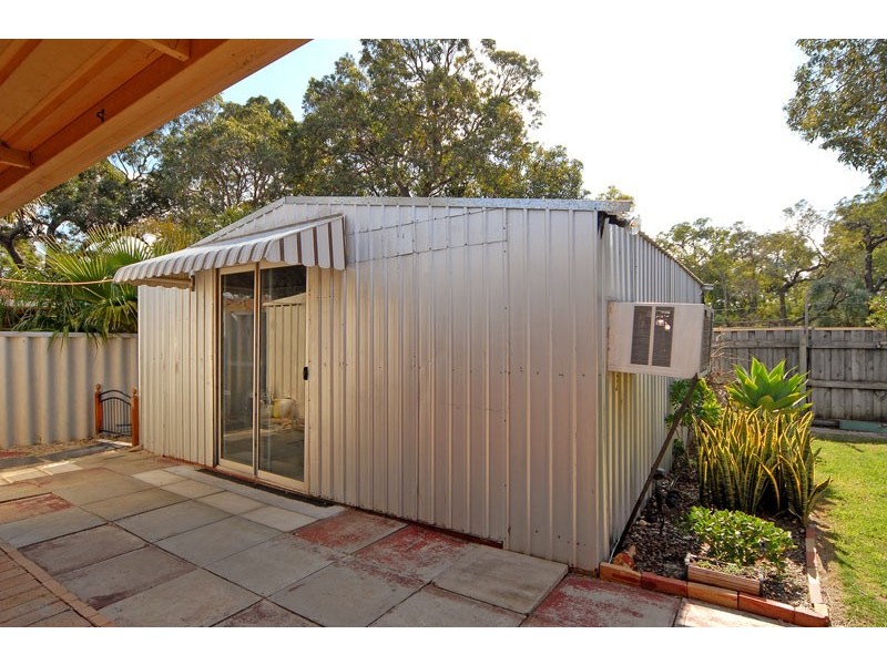 17 Kurrden Way, Swan View WA 6056