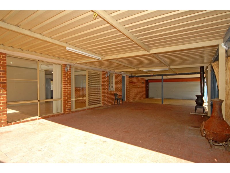 17 Kurrden Way, Swan View WA 6056