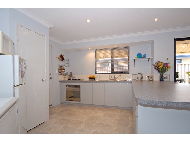 37 Pensacola Avenue, Caversham WA 6055