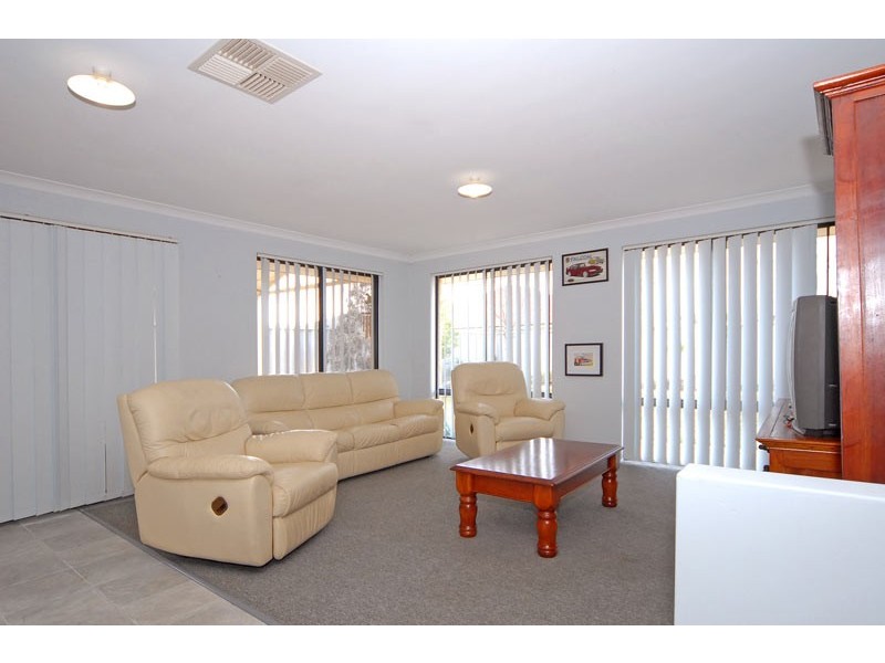 37 Pensacola Avenue, Caversham WA 6055