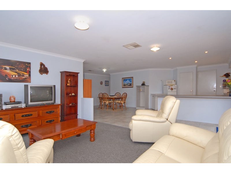 37 Pensacola Avenue, Caversham WA 6055