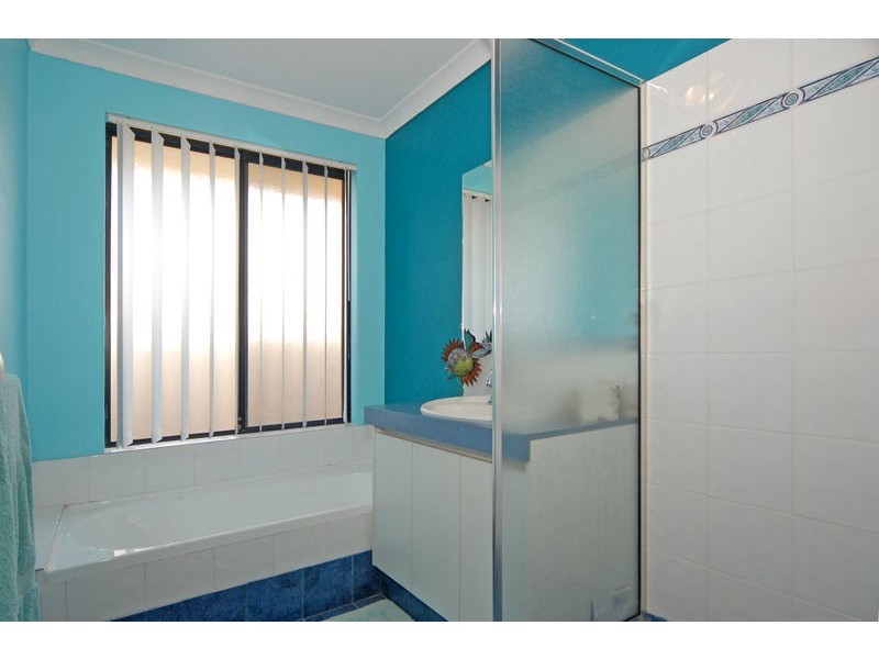 37 Pensacola Avenue, Caversham WA 6055