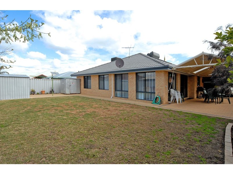 37 Pensacola Avenue, Caversham WA 6055