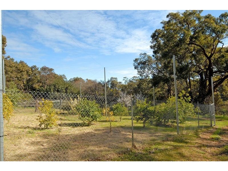 75 Clare Road, Hovea WA 6071