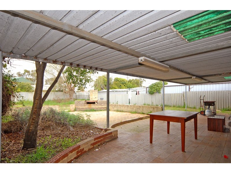 14 Bishop Road, Middle Swan WA 6056