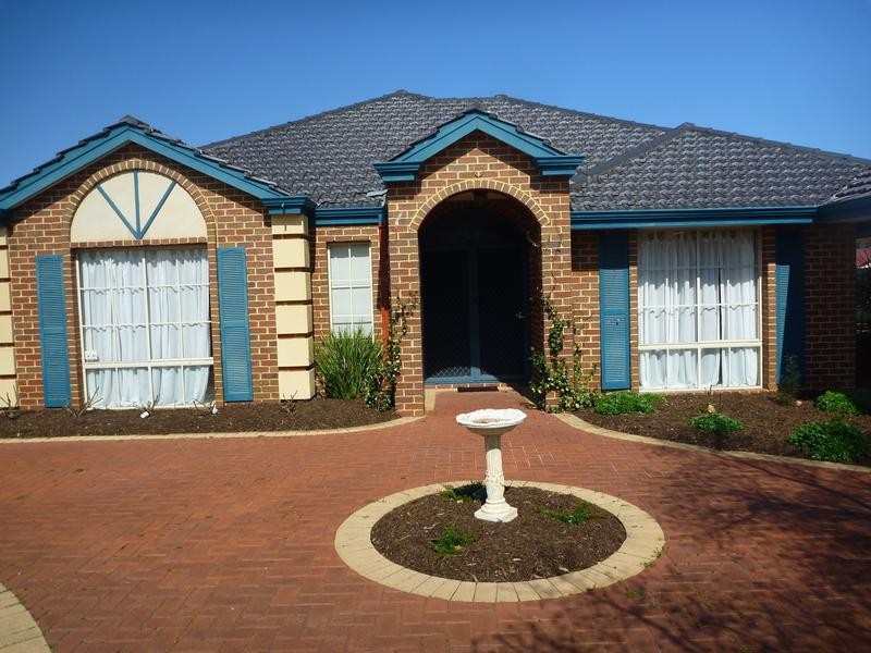 7 Kardier Mews, Viveash WA 6056