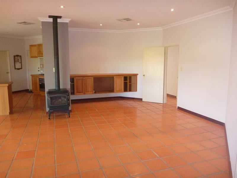 7 Kardier Mews, Viveash WA 6056
